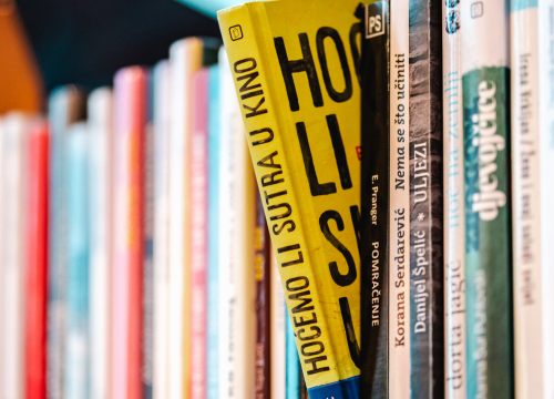 Čitateljski klub u Kninu okupio 16 članova