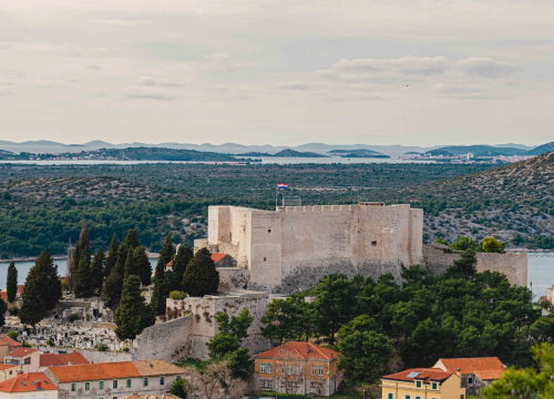 Sve što okom vidimo na tvrđavi sv. Mihovila nije starije od 15. stoljeća