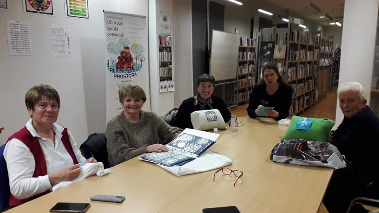 Vrijedne primoštenske čipkarice prezentirale nove radove