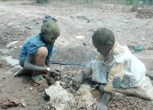 'Krv Konga napaja svijet strujom': Djeca rudare kobalt za 2 dolara dnevno