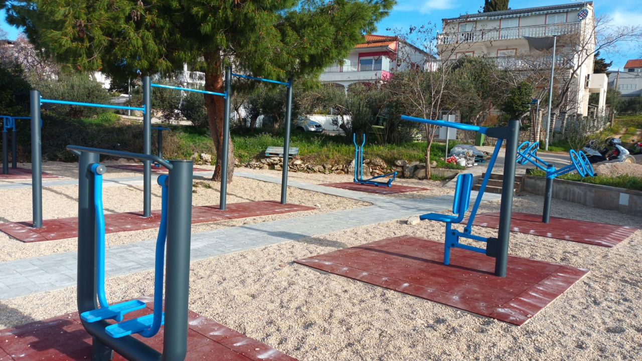 Dovršeno fitness igralište na plaži Starine u Pirovcu