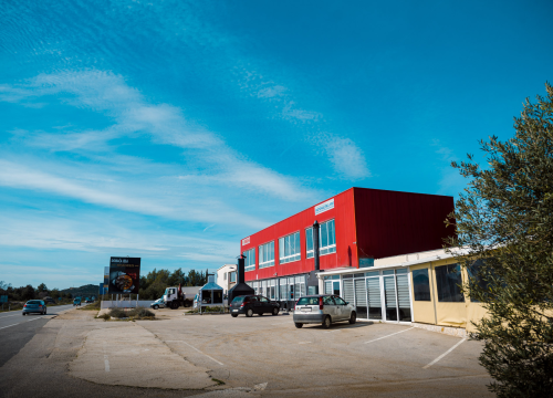 Fotografija 7 - Posjetite novootvorenu pečenjaru Kod Bačića u Njivicama!