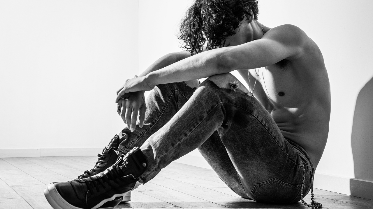 Zašto je usamljenost u porastu i među mladima i među starijim osobama?