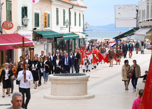 U Vodicama proslavljeni Našašće svetog križa i Dana grada