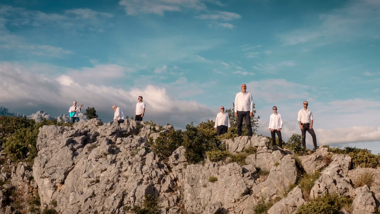 Tomislav Bralić i klapa Intrade imaju spot xza novi ljetni hit