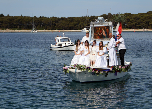 Povratak Gospine slike u Rogoznici pratit će stotine plivača i brodova