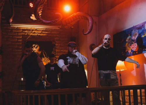 Hram s live izvedbom ‘Stoin sam’ najavljuje kompilaciju ‘Zvučni zid’