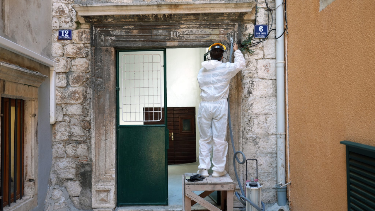 Društvo Juraj Dalmatinac obnavlja renesansno-barokni portal u Ulici don Krste Stošića