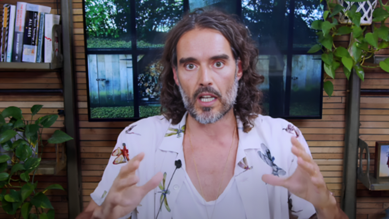 Russell Brand optužen za silovanje četiri žene