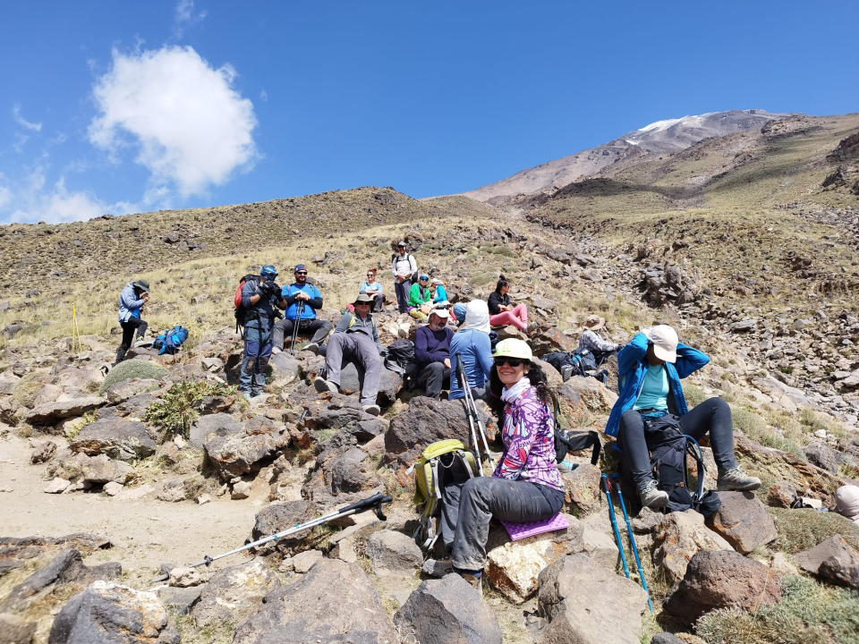 Petnaest planinara iz Šibenika krenulo u osvajanje najvećeg vrha u Iranu: Njih devetero je uspjelo!