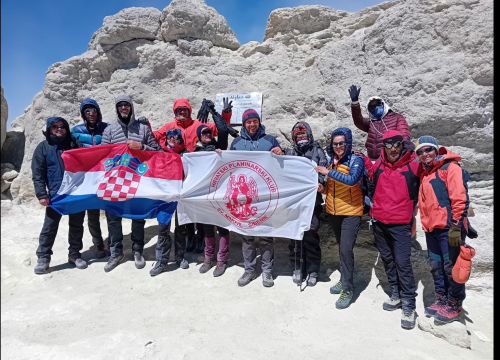 Fotografija 47 - Petnaest planinara iz Šibenika krenulo u osvajanje najvećeg vrha u Iranu: Njih devetero je uspjelo!