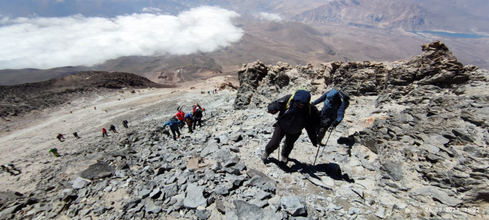 Petnaest planinara iz Šibenika krenulo u osvajanje najvećeg vrha u Iranu: Njih devetero je uspjelo!
