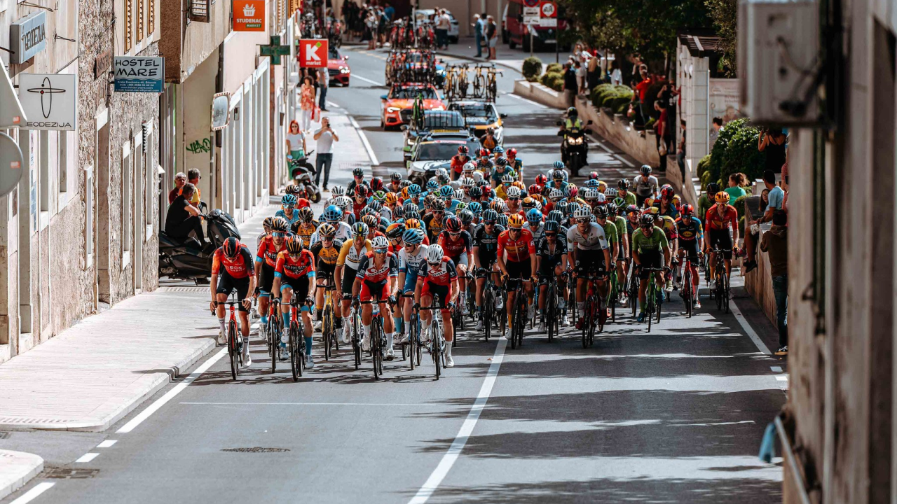 Preko 120 biciklista protutnjalo je kroz Šibenik: Slika odlazi na šest kontinenata i u 130 zemalja