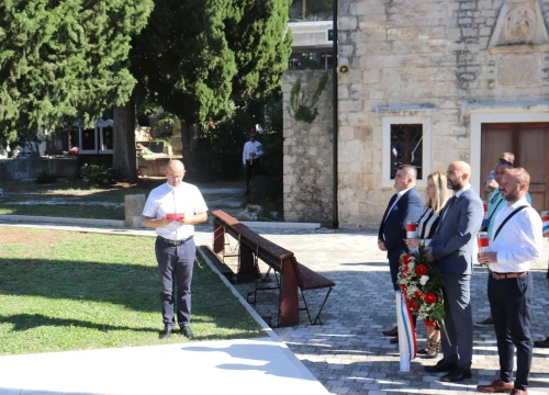 Fotografija 7 - Nagrada Grada Skradina posthumno dodijeljena Ivanu Šišku