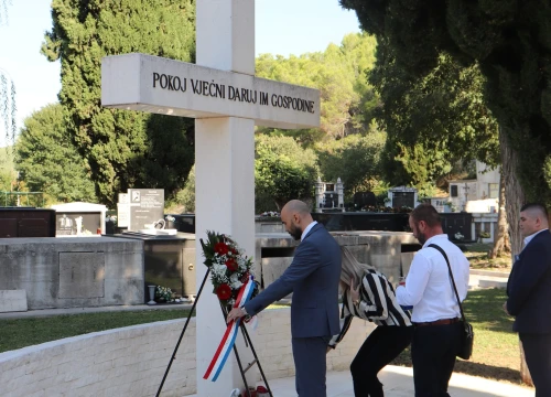 Fotografija 9 - Nagrada Grada Skradina posthumno dodijeljena Ivanu Šišku
