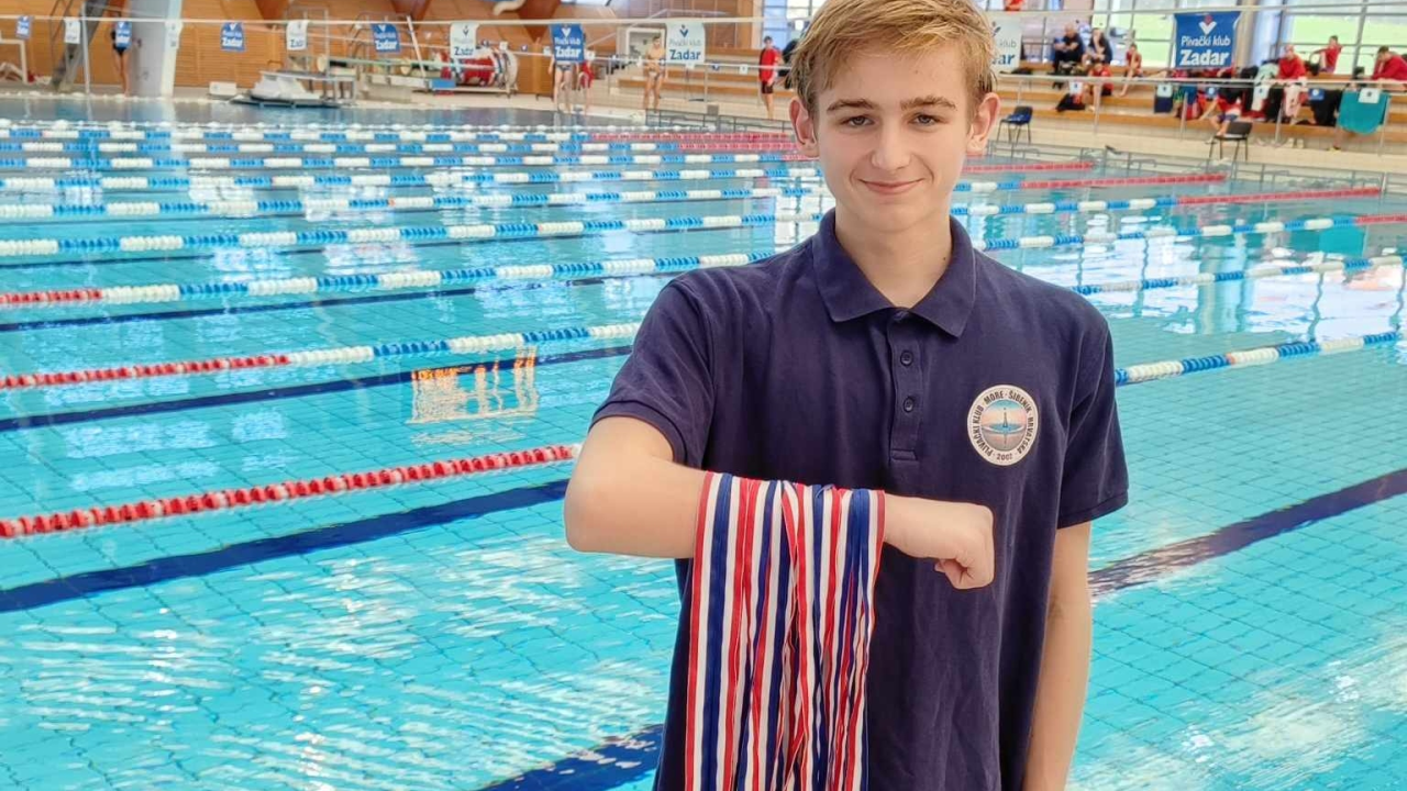 Plivač 'Mora' Goran Stegić fantastičan u Zadru: Osvojio 14 medalja i više naslova državnog prvaka