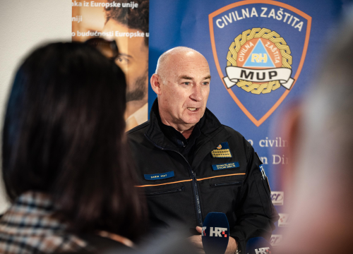 Fotografija 3 - Šibensko-kninska županija oslobođena od mina, župan Jelić: 'S ovim činom smo upravo završili rat'