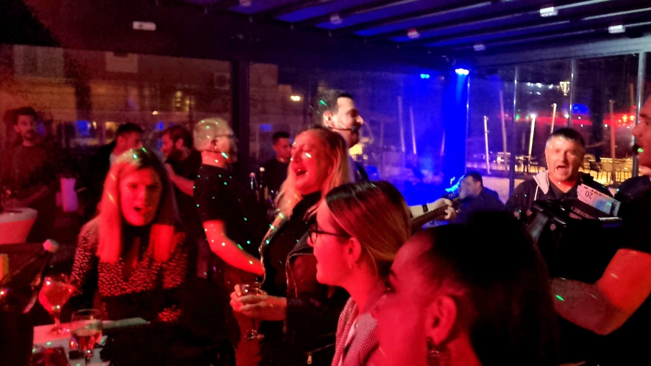 Začinite vikend odličnim provodom u caffe baru Navigator u Pirovcu!