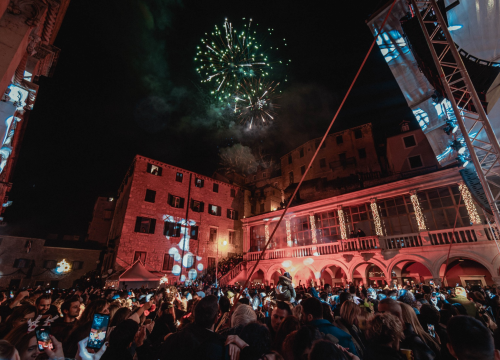 Šibenski 321 FEST objavio kompletan program: Uz svjetske zvijezde stižu BluVinil i Psihomodo Pop...