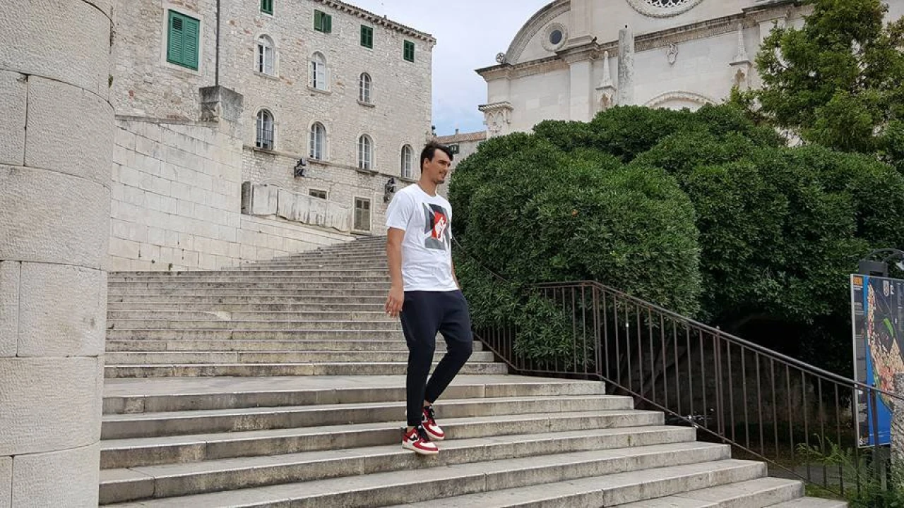 Dario Šarić dvostruko dvoznamenkasti, 11 poena i 12 skokova: Ipak, poraz Warriorsa u produžetku