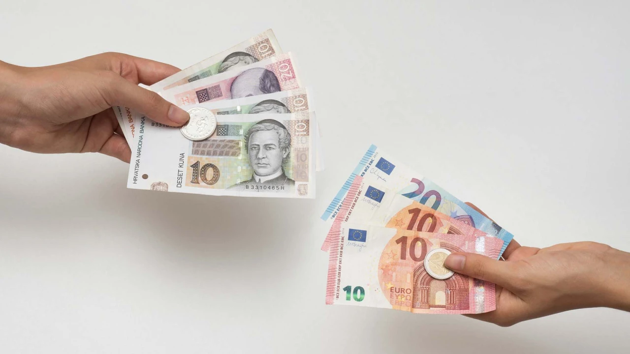 Od sljedeće godine kune u eure možete zamijeniti samo u HNB-u