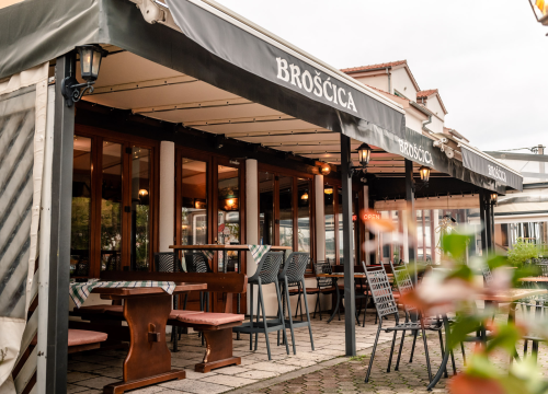 Fotografija 3 - Provedite nezaboravne trenutke uz ukusne delicije u konobi Brošćica!