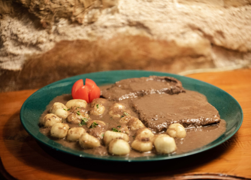 Fotografija 2 - Provedite nezaboravne trenutke uz ukusne delicije u konobi Brošćica!