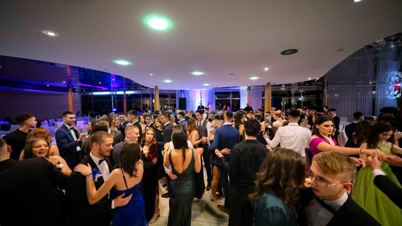 Zavirite na blještavi maturalni ples Tehničke škole Šibenik (2)