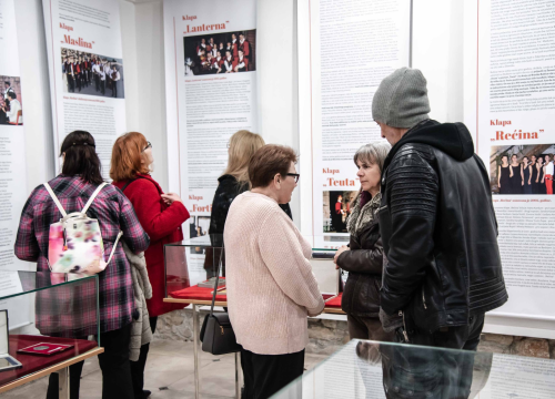 Fotografija 14 - Trčanje, potrage, klape, rock and roll: Noć muzeja u Šibeniku za novu publiku prolazi uz dobar odaziv
