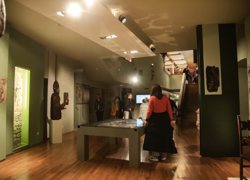 Fotografija 18 - Trčanje, potrage, klape, rock and roll: Noć muzeja u Šibeniku za novu publiku prolazi uz dobar odaziv