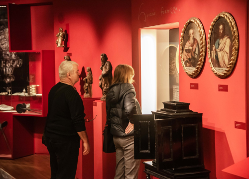 Fotografija 17 - Trčanje, potrage, klape, rock and roll: Noć muzeja u Šibeniku za novu publiku prolazi uz dobar odaziv