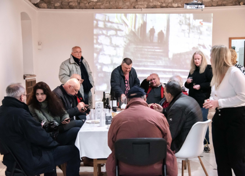 Fotografija 20 - Trčanje, potrage, klape, rock and roll: Noć muzeja u Šibeniku za novu publiku prolazi uz dobar odaziv