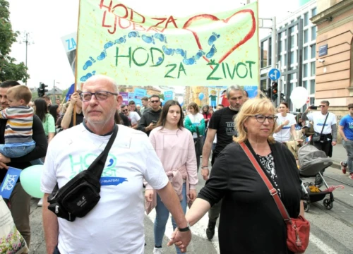 Sud odbio tužbu zbog zabrane zastava 'Hoda za život' na gradskim jarbolima