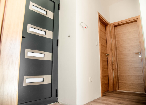 Fotografija 12 - Iznajmljuje se atraktivan i prostran poslovni prostor u Ražinama!