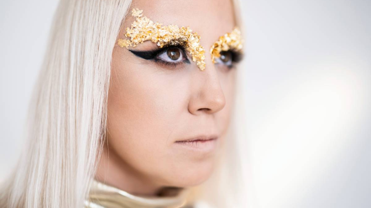 U Azimut stiže Sassja, regionalna MC kraljica