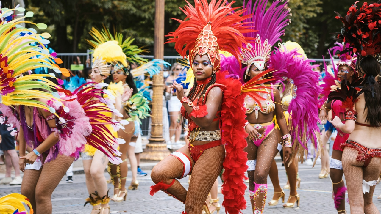 Otvara se karneval u Riju, ove godine pun šljokica i politike