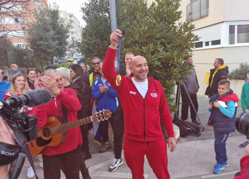 Ivica Tucak ostao bez teksta: Susjedi  na Šubićevcu pripremili mu doček kojem se nije nadao, ali se oduševio