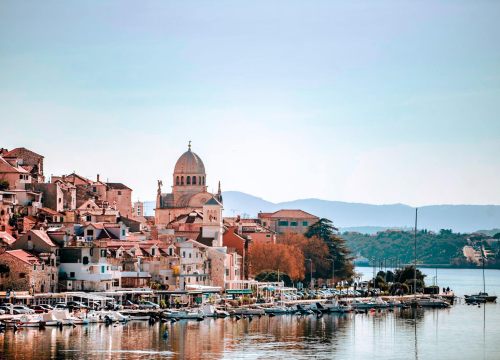 I dalje promjenjivo, ali razmjerno toplo vrijeme