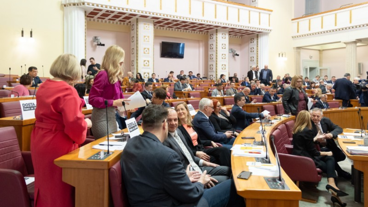 Oporba: Novinarima prijeti represija, HDZ: Presude treba donositi sud, a ne javnost