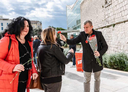 Fotografija 2 - Restović: 'Žene su ravnopravne i zaslužuju puno više nego muškarci u ovom društvu'