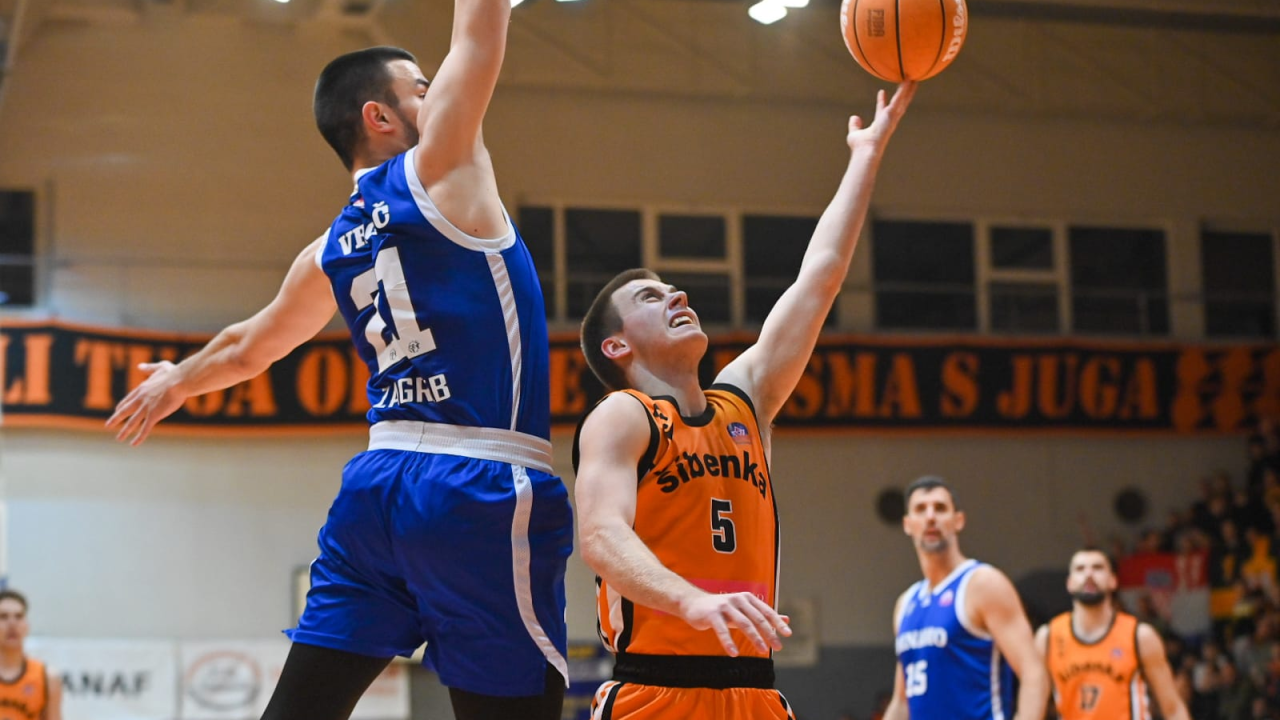 Potop Šibenke protiv Dinama: Gosti 15 puta oteli loptu, Klarin morao rano iz igre