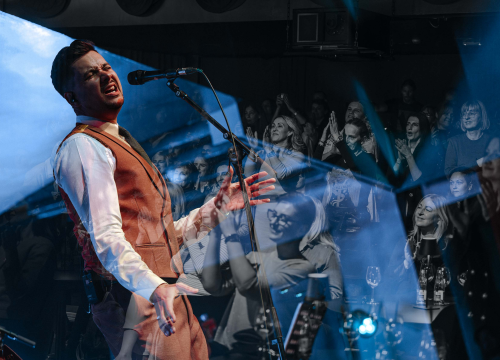 Marko Tolja za Dan žena rasplesao punu Kuću umjetnosti: ‘Arsen me nazvao pseudo-jazzerom’