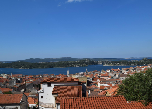 Prijepodne sunčano, od sredine dana naoblačenje