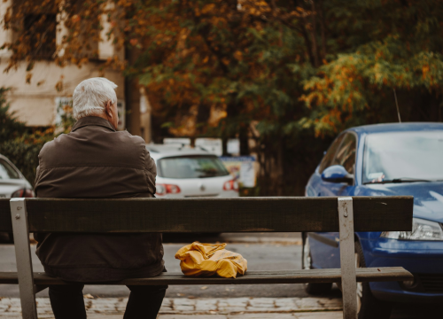 U Šibeniku priveden 70-godišnji nametljivac koji je inzistirao na neželjenom kontaktu sa 67-godišnjakinjom