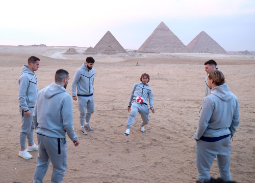 Vatreni na slobodan dan posjetili piramide pa zaigrali u pijesku