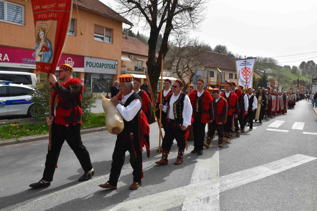 U župi Sv. Ane u Loboru i čuvari Kristova groba iz Mirlovića