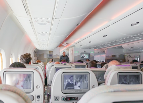 Stjuard objasnio zašto putnici ne bi trebali nositi kratke hlače tijekom leta