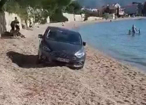 Nijemac u Žaboriću za svoj automobil izabrao prvi red do mora