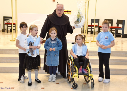 Dječji zborovi Šibenske biskupije sudjelovali na smotri u Brnazama