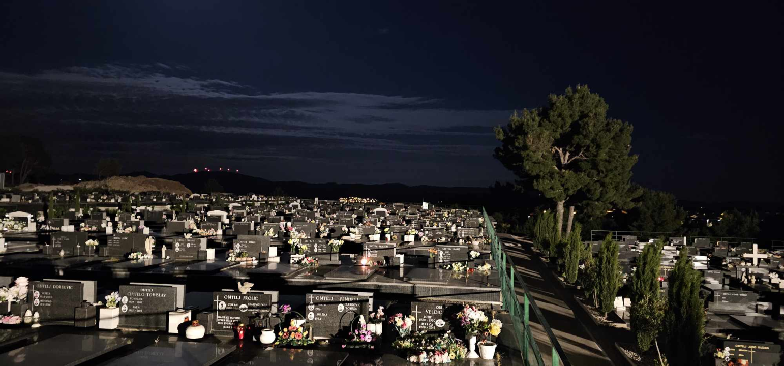 Nova rasvjeta i video nadzor na gradskom groblju Kvanj